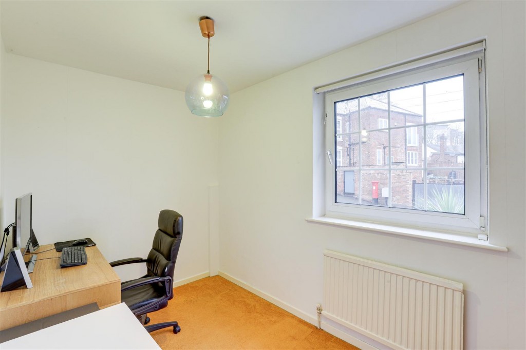 Moore Road, Mapperley, Nottinghamshire, NG3 6EF