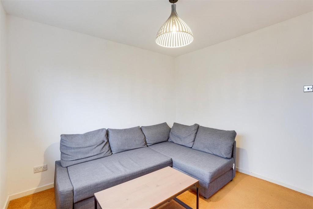 Moore Road, Mapperley, Nottinghamshire, NG3 6EF
