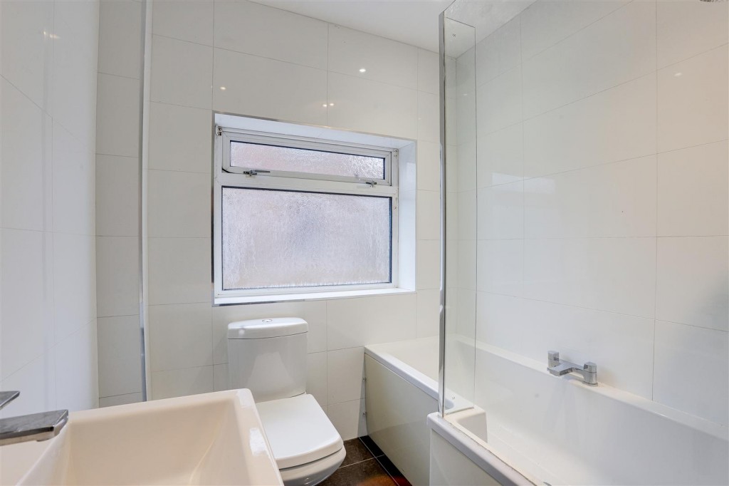 Moore Road, Mapperley, Nottinghamshire, NG3 6EF