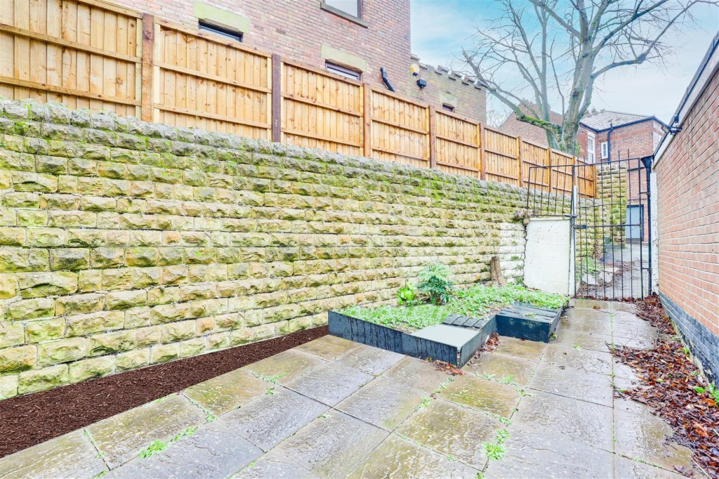 Moore Road, Mapperley, Nottinghamshire, NG3 6EF