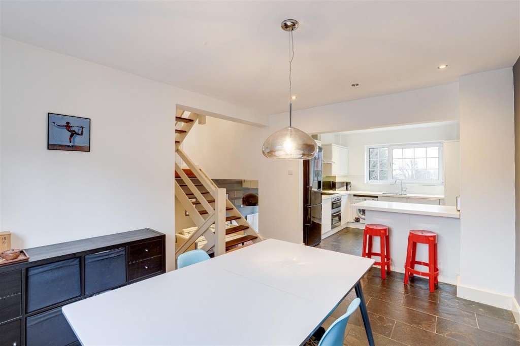 Moore Road, Mapperley, Nottinghamshire, NG3 6EF