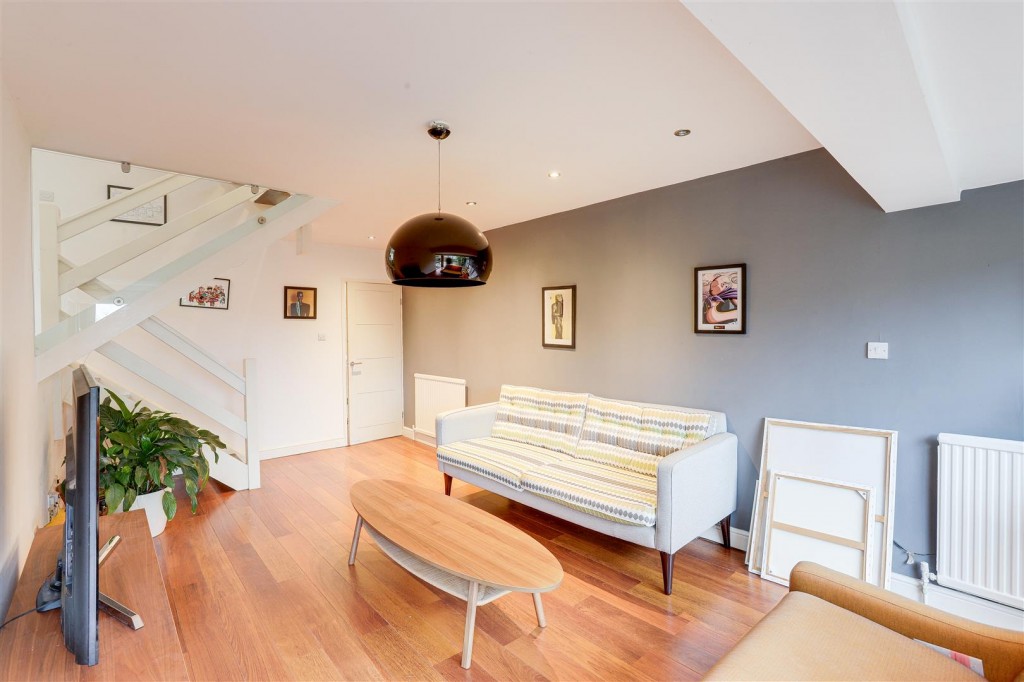 Moore Road, Mapperley, Nottinghamshire, NG3 6EF