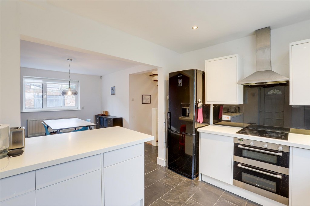 Moore Road, Mapperley, Nottinghamshire, NG3 6EF