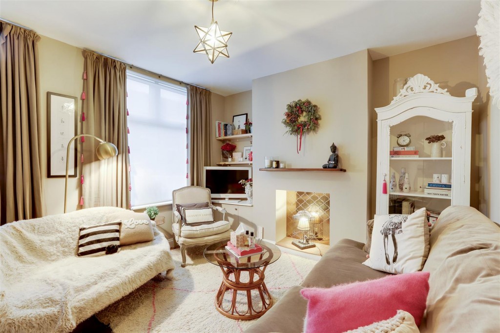 Montague Road, Hucknall, Nottinghamshire, NG15 7DU