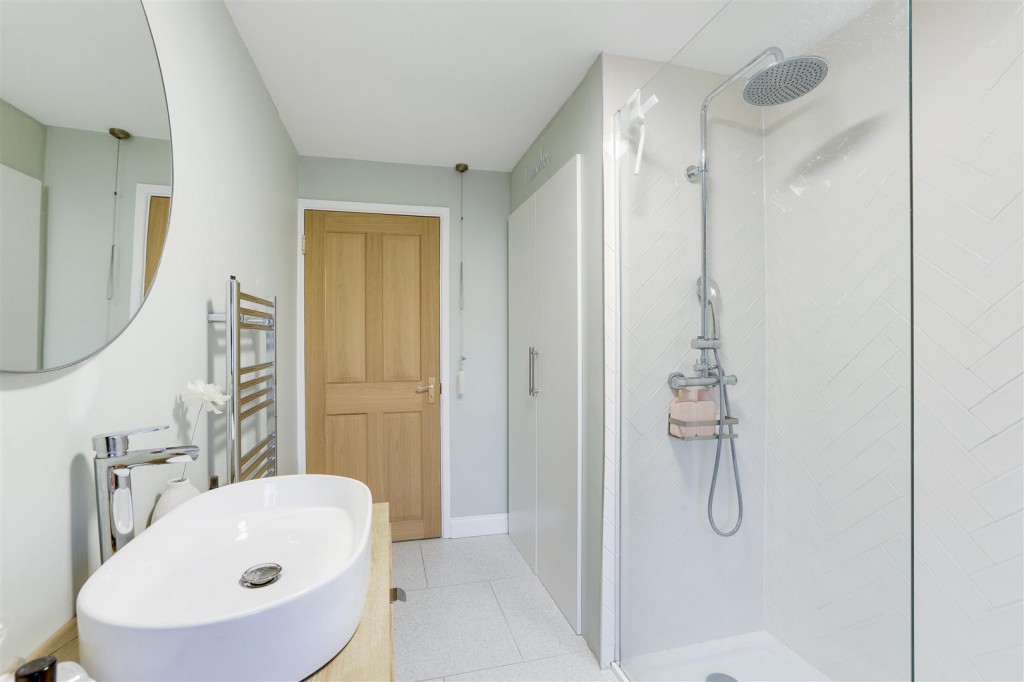 Montague Road, Hucknall, Nottinghamshire, NG15 7DU