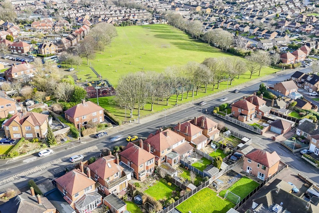 Coppice Road, Arnold, Nottinghamshire, NG5 7GZ