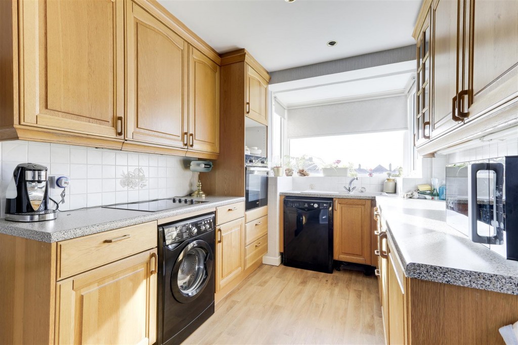 Coppice Road, Arnold, Nottinghamshire, NG5 7GZ