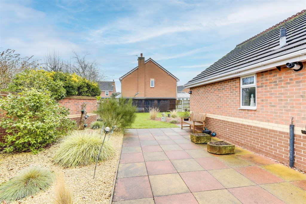 Banks Road, Toton, Nottinghamshire, NG9 6HE