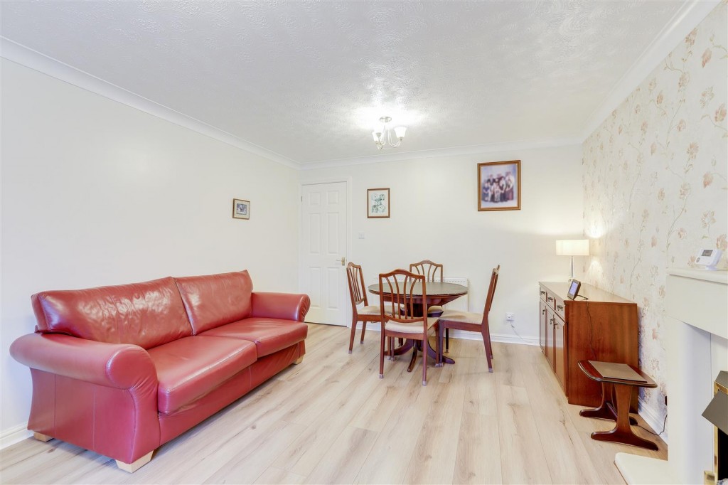 Banks Road, Toton, Nottinghamshire, NG9 6HE