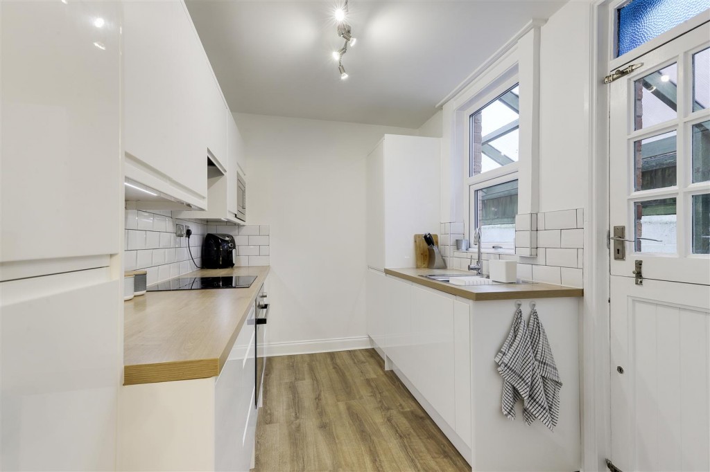 Montague Road, Hucknall, Nottinghamshire, NG15 7DT