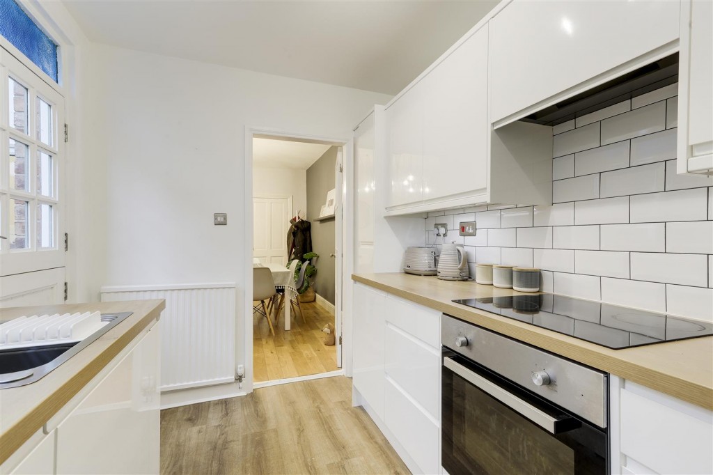Montague Road, Hucknall, Nottinghamshire, NG15 7DT