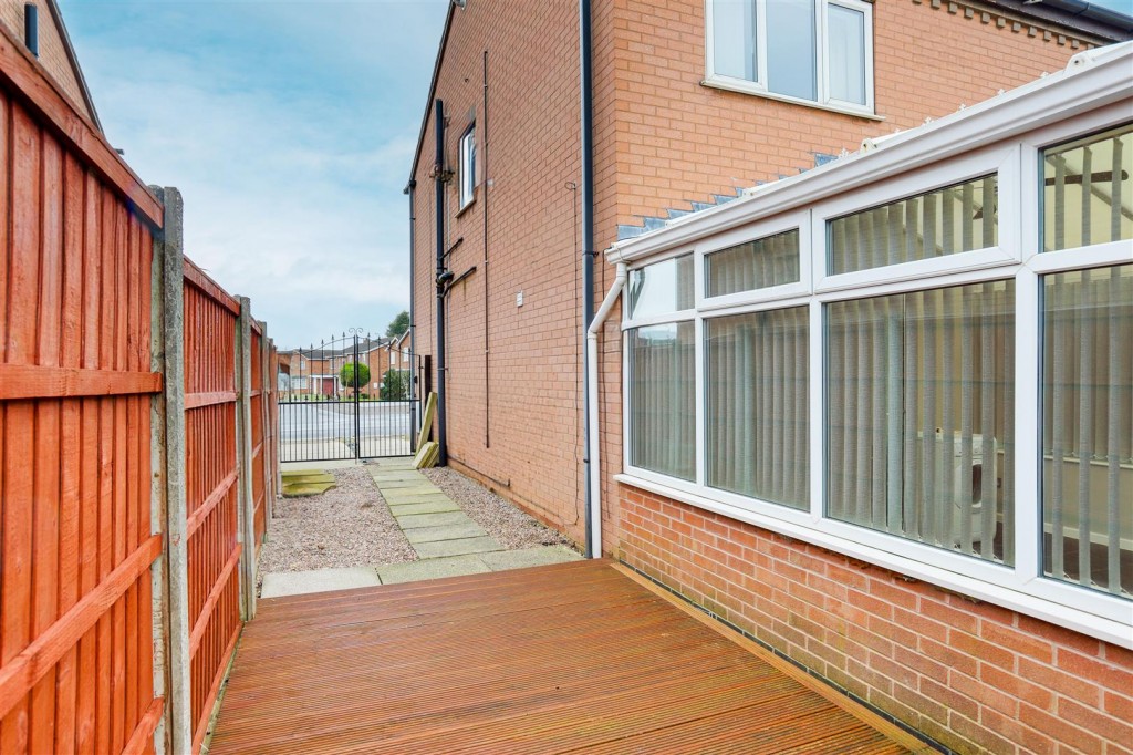 Polperro Way, Hucknall, Nottinghamshire, NG15 6NQ