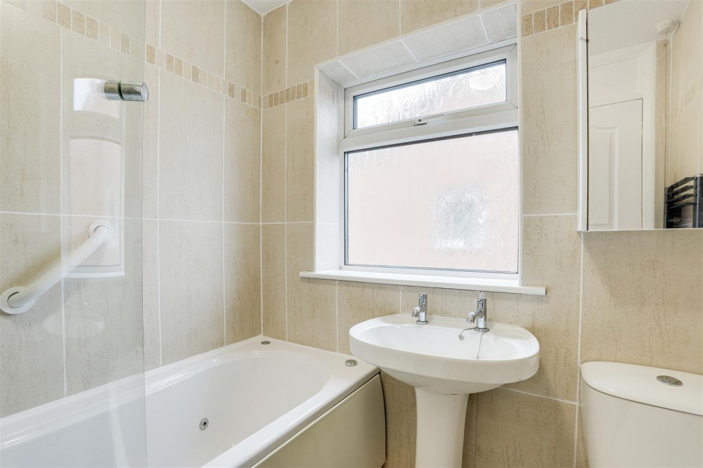 Polperro Way, Hucknall, Nottinghamshire, NG15 6NQ