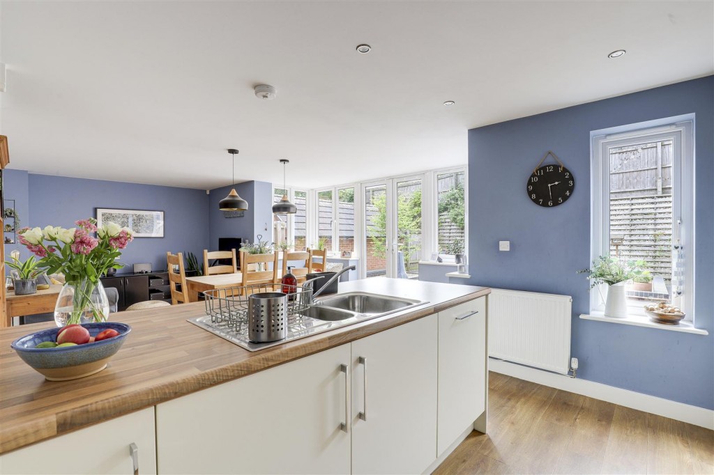 Ashington Drive, Arnold, Nottinghamshire, NG5 8UA