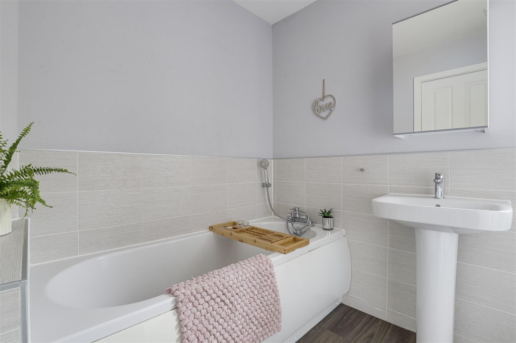 Ashington Drive, Arnold, Nottinghamshire, NG5 8UA