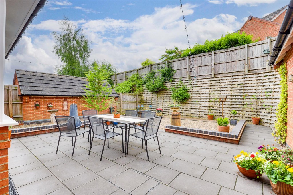 Ashington Drive, Arnold, Nottinghamshire, NG5 8UA