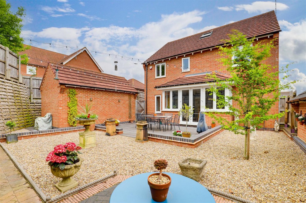 Ashington Drive, Arnold, Nottinghamshire, NG5 8UA