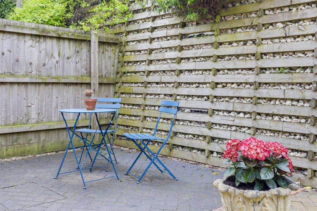 Ashington Drive, Arnold, Nottinghamshire, NG5 8UA