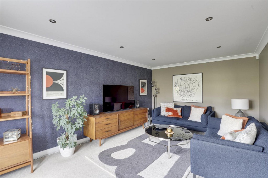 Ashington Drive, Arnold, Nottinghamshire, NG5 8UA