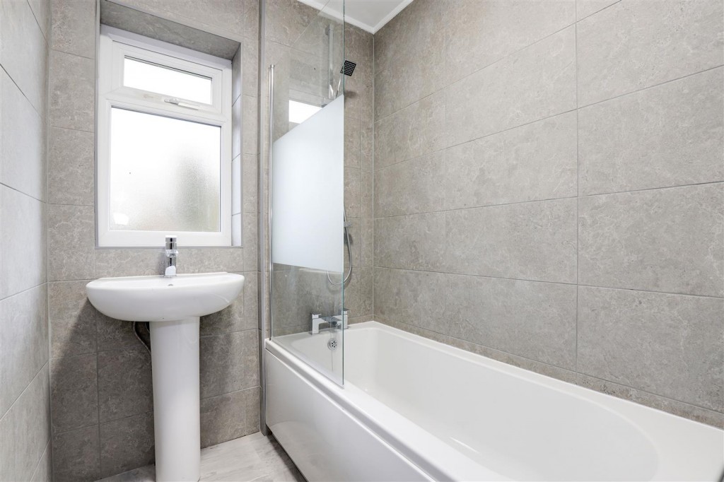 Wollaton Vale, Wollaton, Nottinghamshire, NG8 2PL