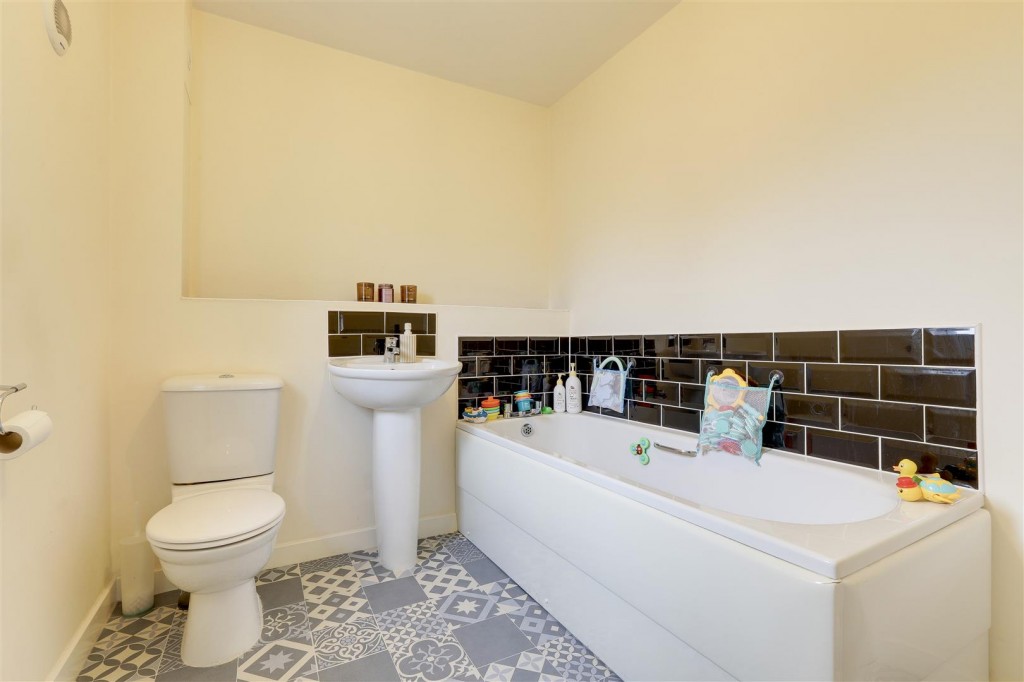 Glover Close, Annesley, Nottinghamshire, NG15 0DH