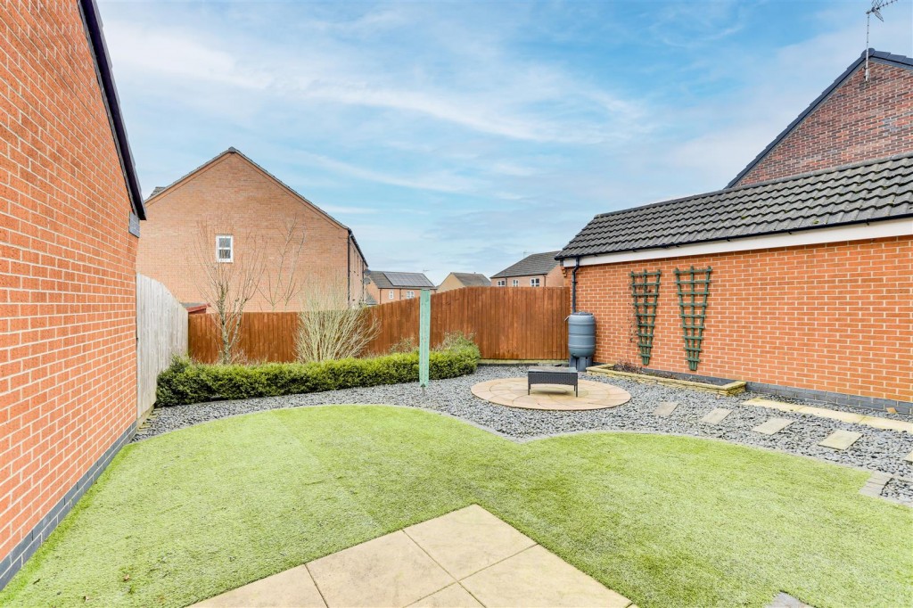 Glover Close, Annesley, Nottinghamshire, NG15 0DH