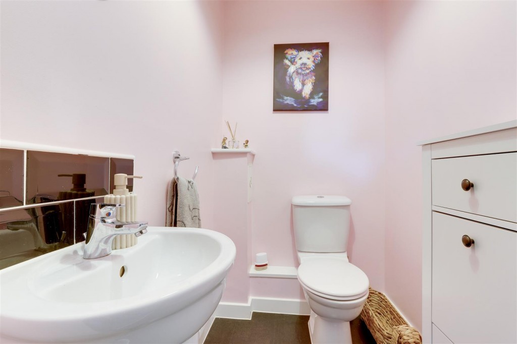 Glover Close, Annesley, Nottinghamshire, NG15 0DH