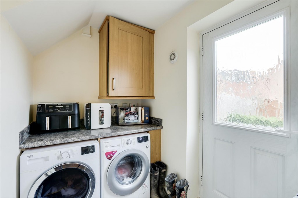 Glover Close, Annesley, Nottinghamshire, NG15 0DH