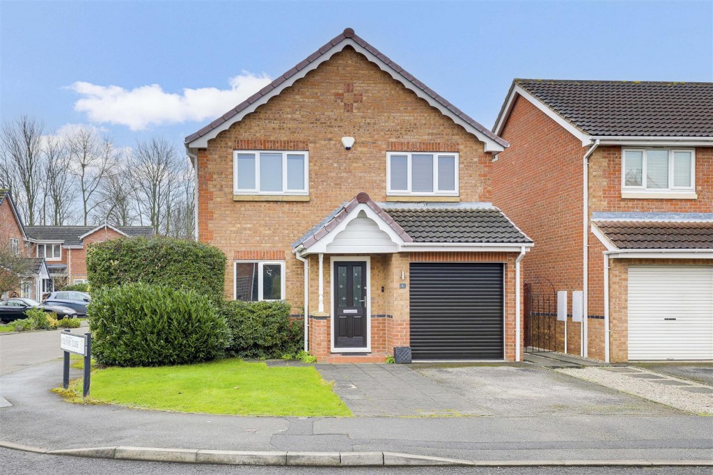 Regents Park Close, West Bridgford, Nottinghamshire, NG2 7ES