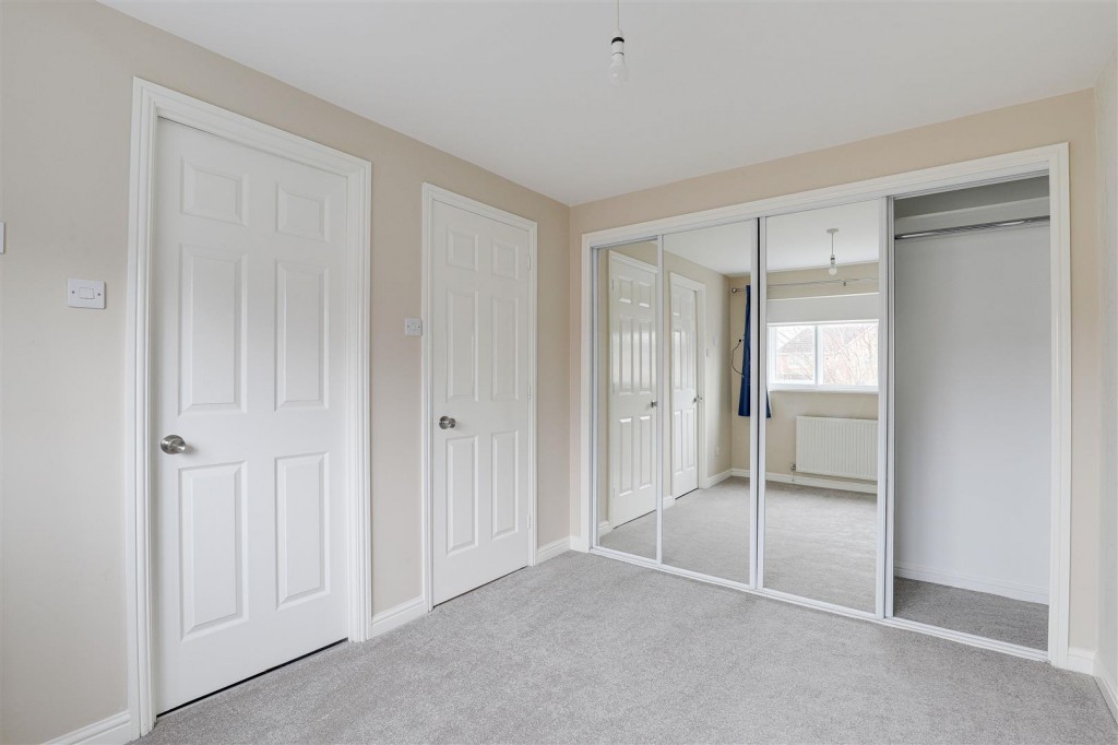 Regents Park Close, West Bridgford, Nottinghamshire, NG2 7ES