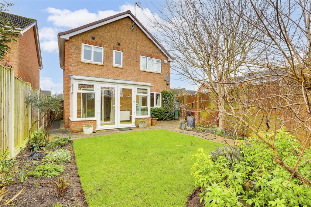 Regents Park Close, West Bridgford, Nottinghamshire, NG2 7ES