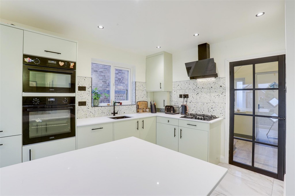 Belper Avenue, Carlton, Nottinghamshire, NG4 3SE