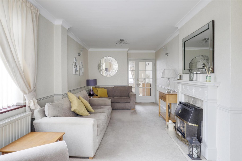 Edgewood Drive, Hucknall, Nottinghamshire, NG15 6HY