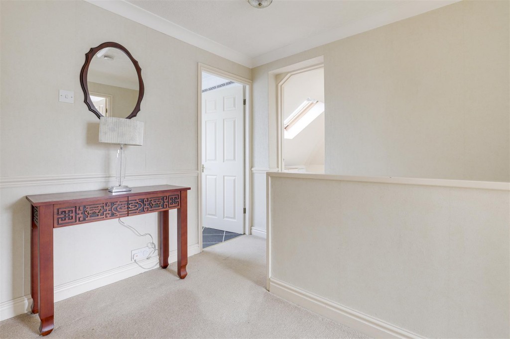 Edgewood Drive, Hucknall, Nottinghamshire, NG15 6HY