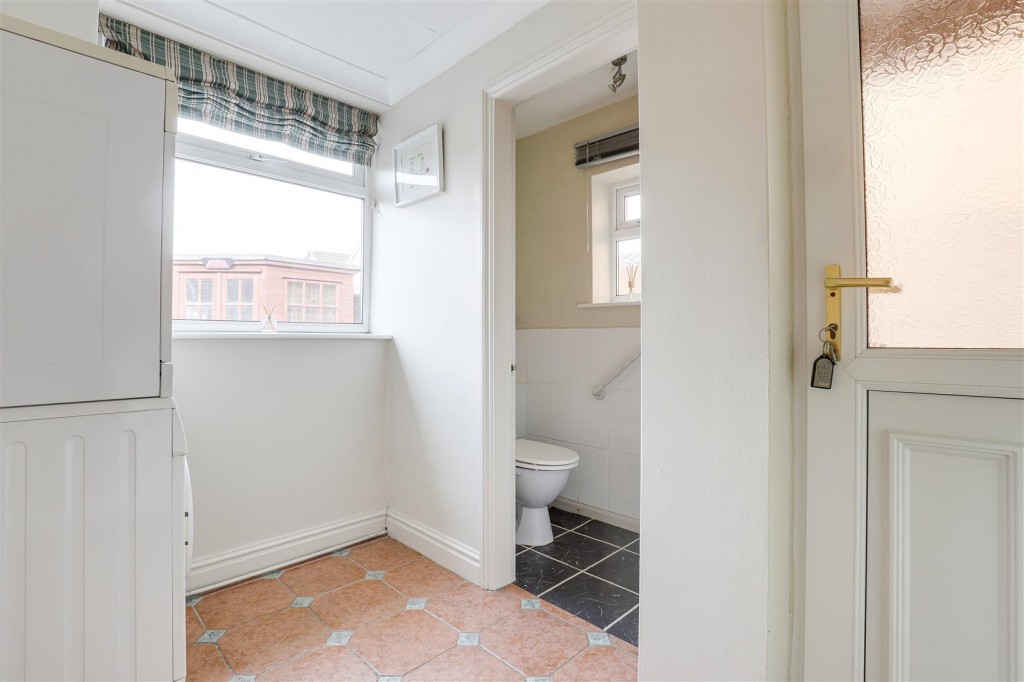 Edgewood Drive, Hucknall, Nottinghamshire, NG15 6HY