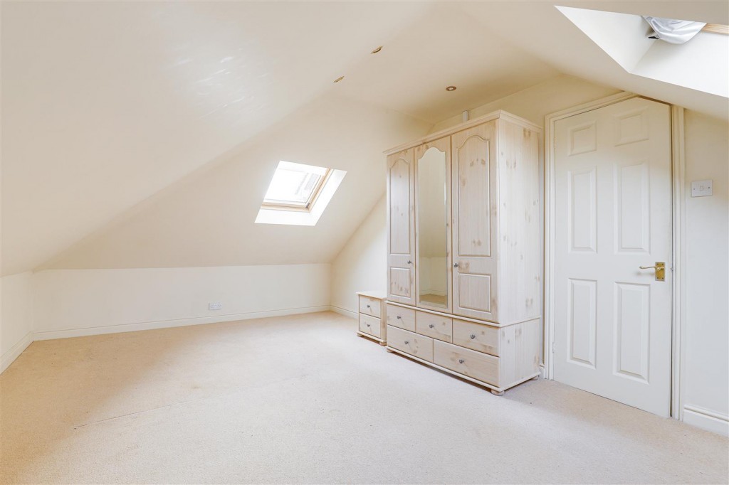 Edgewood Drive, Hucknall, Nottinghamshire, NG15 6HY