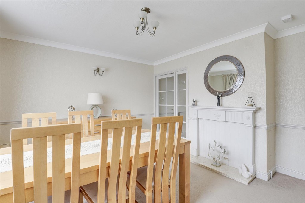 Edgewood Drive, Hucknall, Nottinghamshire, NG15 6HY