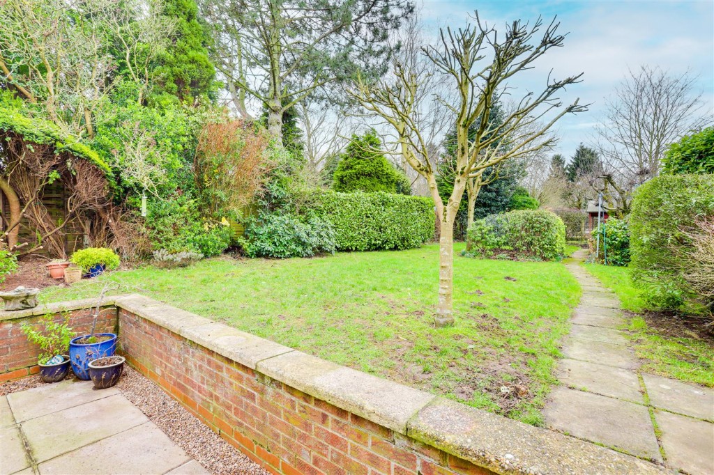Grange Close, Lambley, Nottinghamshire, NG4 4QJ