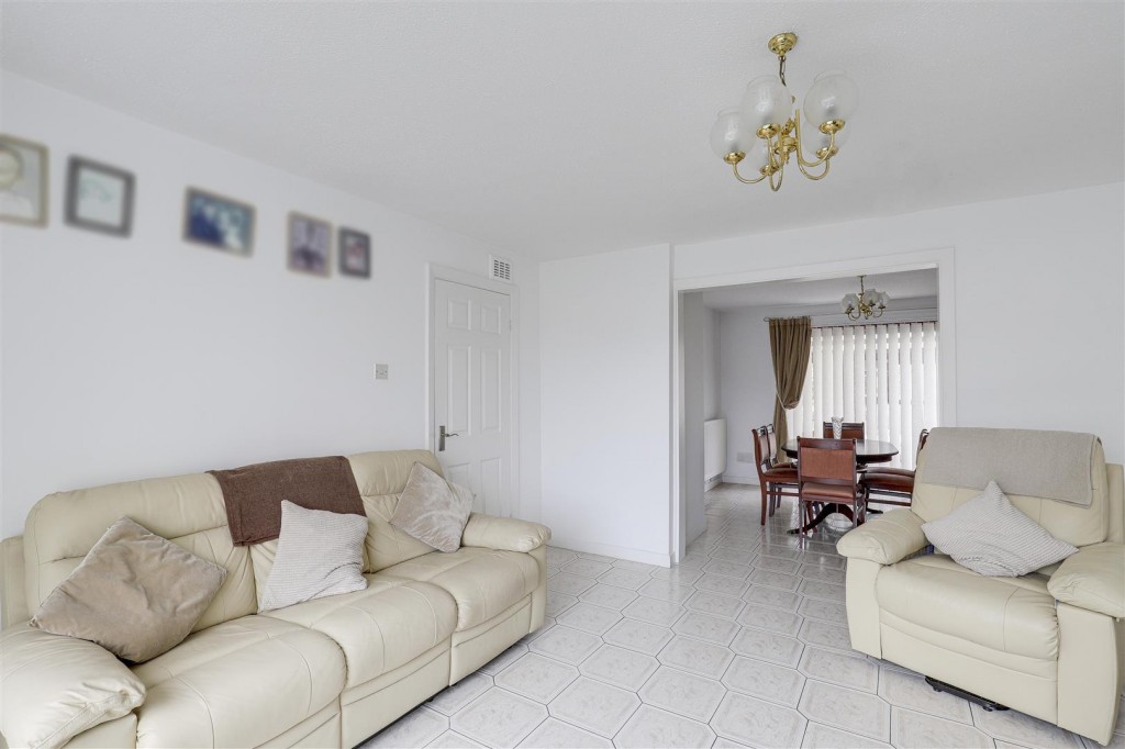 Milford Drive, Bakersfield, Nottinghamshire, NG3 7HE