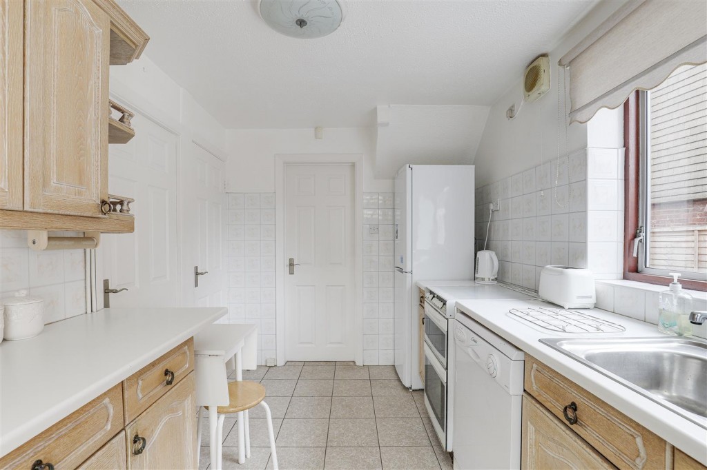 Milford Drive, Bakersfield, Nottinghamshire, NG3 7HE