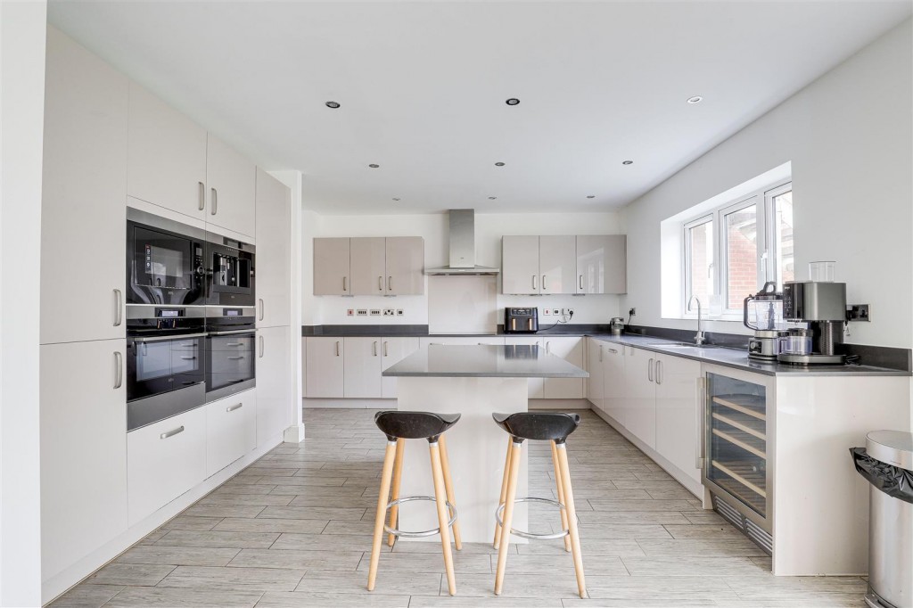 Blackbird Crescent, Edwalton, Nottinghamshire, NG12 4JN