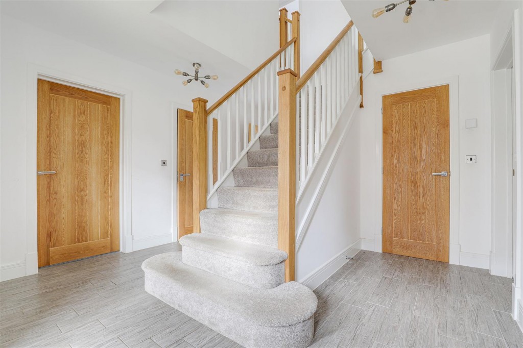 Blackbird Crescent, Edwalton, Nottinghamshire, NG12 4JN