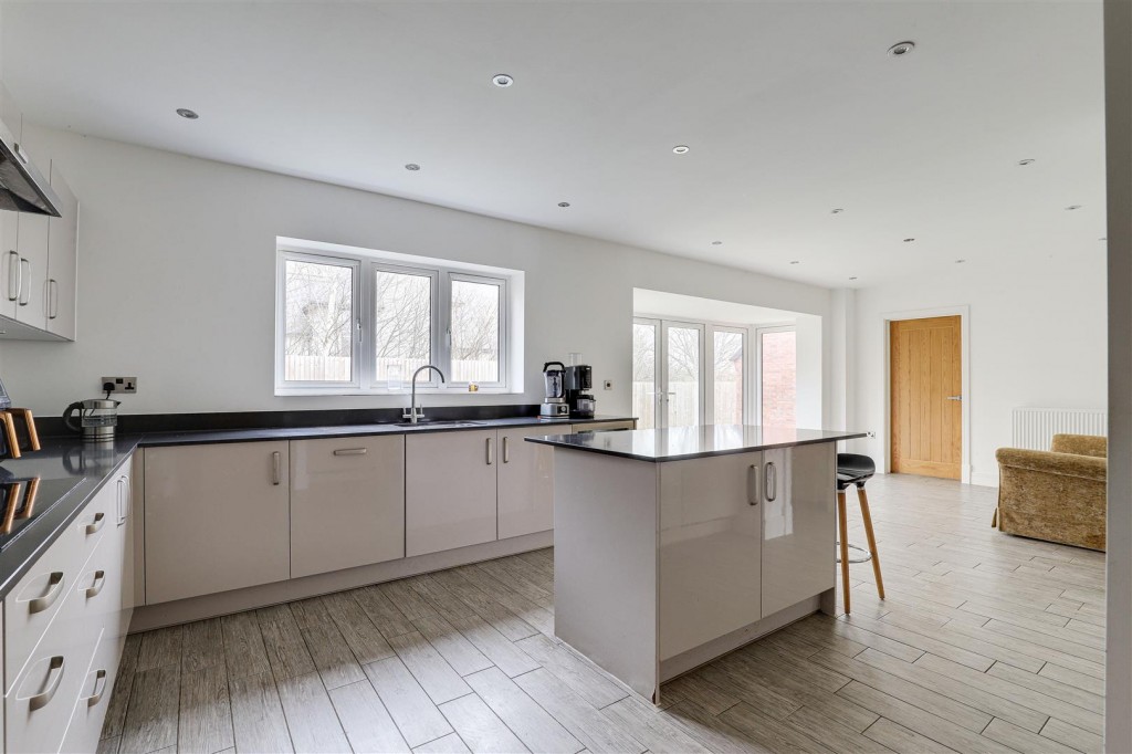 Blackbird Crescent, Edwalton, Nottinghamshire, NG12 4JN