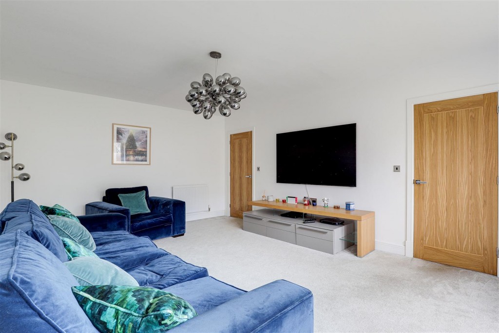 Blackbird Crescent, Edwalton, Nottinghamshire, NG12 4JN