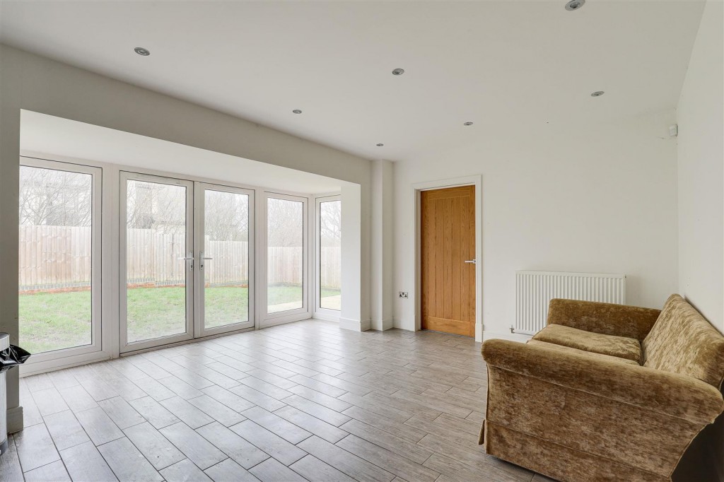 Blackbird Crescent, Edwalton, Nottinghamshire, NG12 4JN