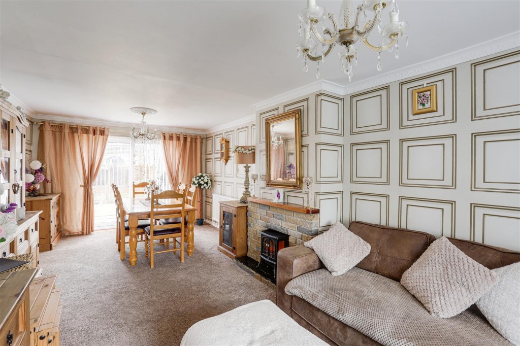 Clarewood Grove, Clifton, Nottinghamshire, NG11 9DY