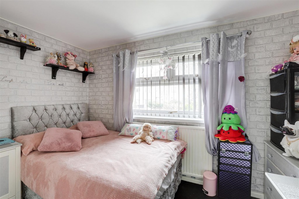 Clarewood Grove, Clifton, Nottinghamshire, NG11 9DY