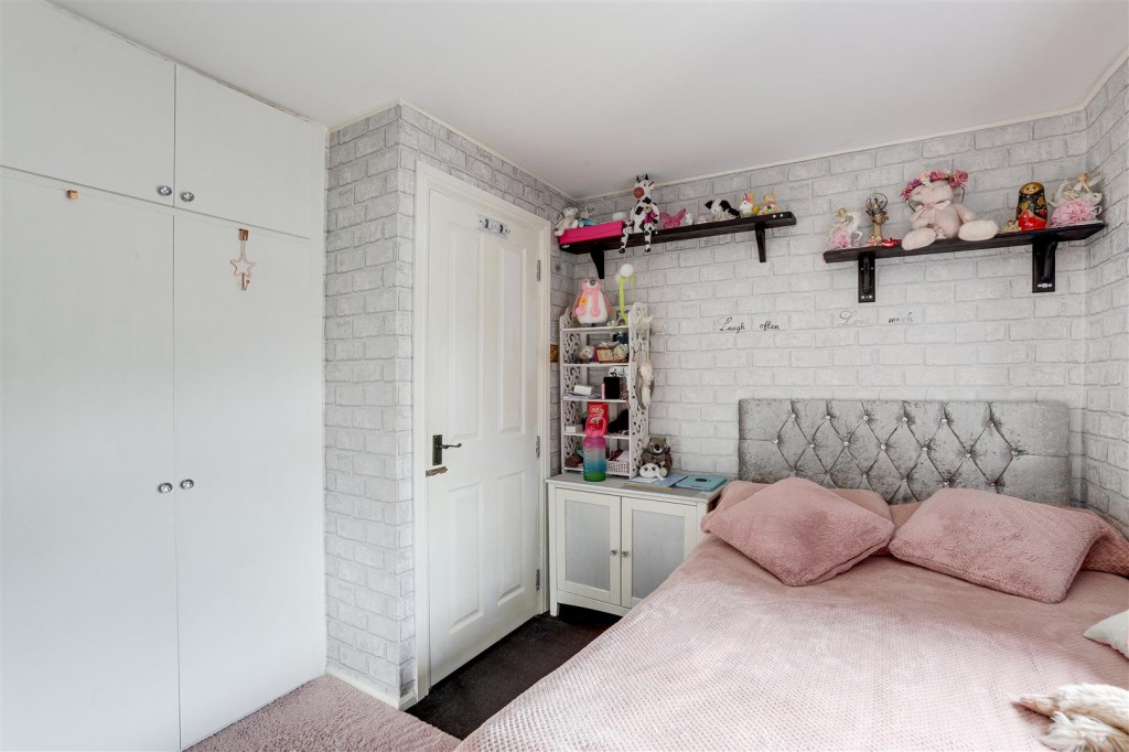 Clarewood Grove, Clifton, Nottinghamshire, NG11 9DY