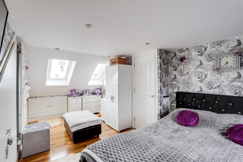 Clarewood Grove, Clifton, Nottinghamshire, NG11 9DY