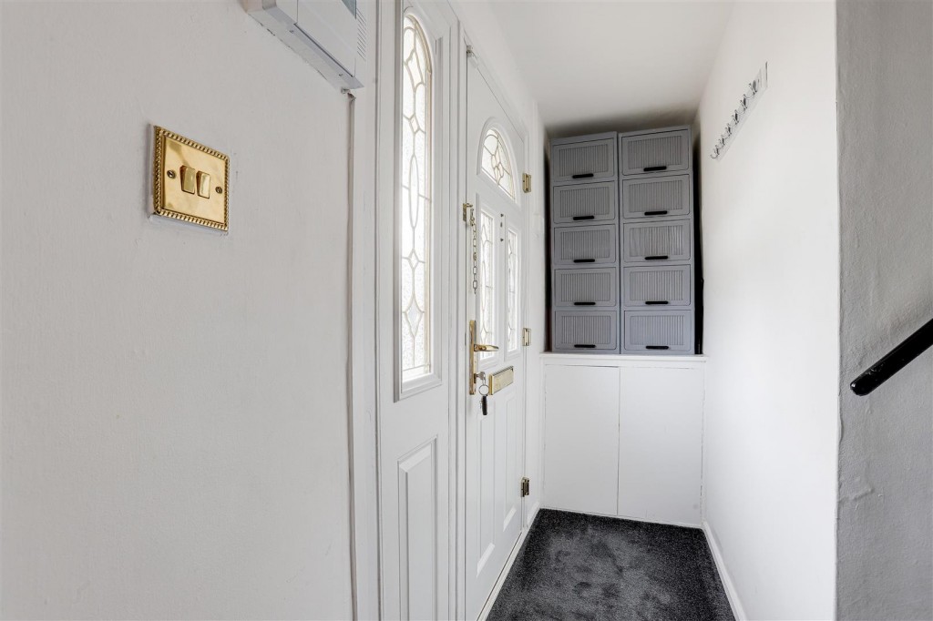 Clarewood Grove, Clifton, Nottinghamshire, NG11 9DY